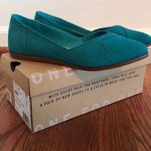 Women’s TOMS suede flats